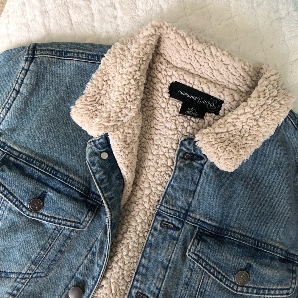 like new denim jacket with fleece inside and color - Picture 10 of 15